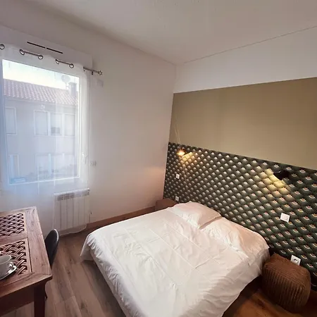 Hotel cápsula A *
