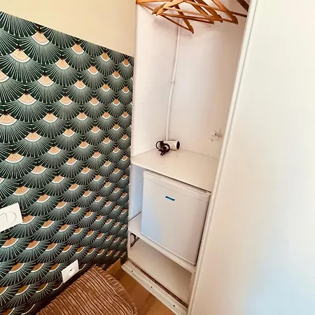 A Capsule hotel